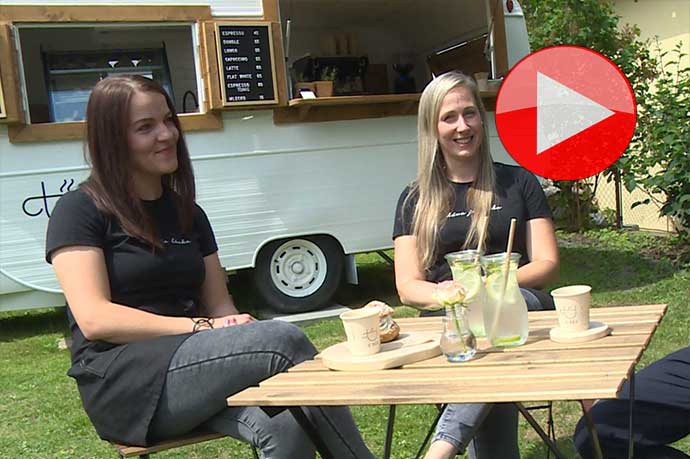 Pojízdná kavárna U nás kafe Kateřiny Bělákové a Lucie Vaškové