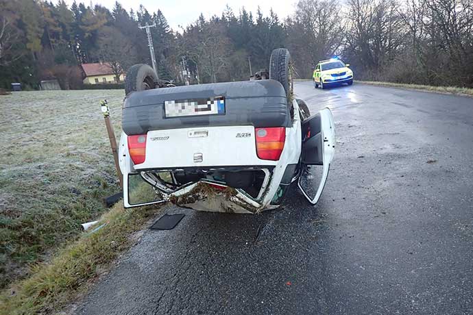 Ranní ledovka potrápila řidiče v celém Zlínském kraji