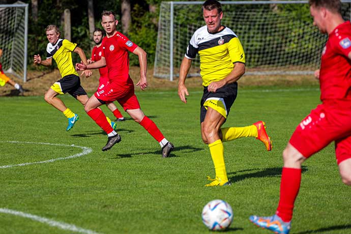 Fotbalisté Nevšové v domácím prostředí nestačili na Luhačovice Region