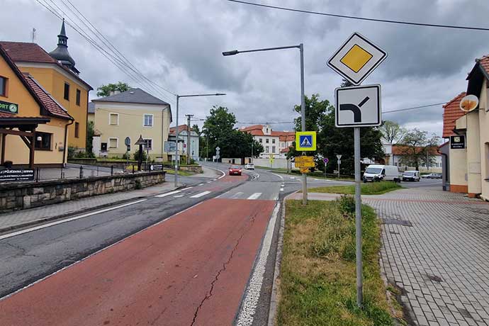 Pozor na nebezpečnou křižovatku ve Vizovicích