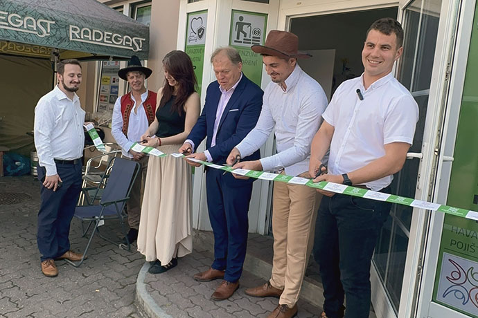 Nová pobočka realitní kanceláře otevřena a vysvěcena