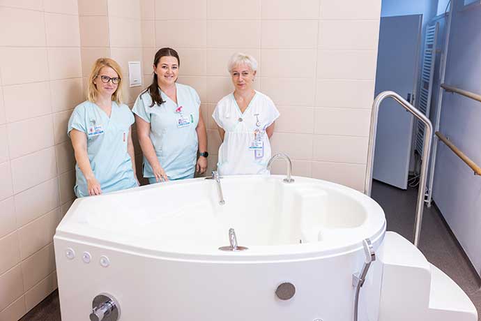 Na rodičky čeká nová porodní vana, pokoje i další novinky